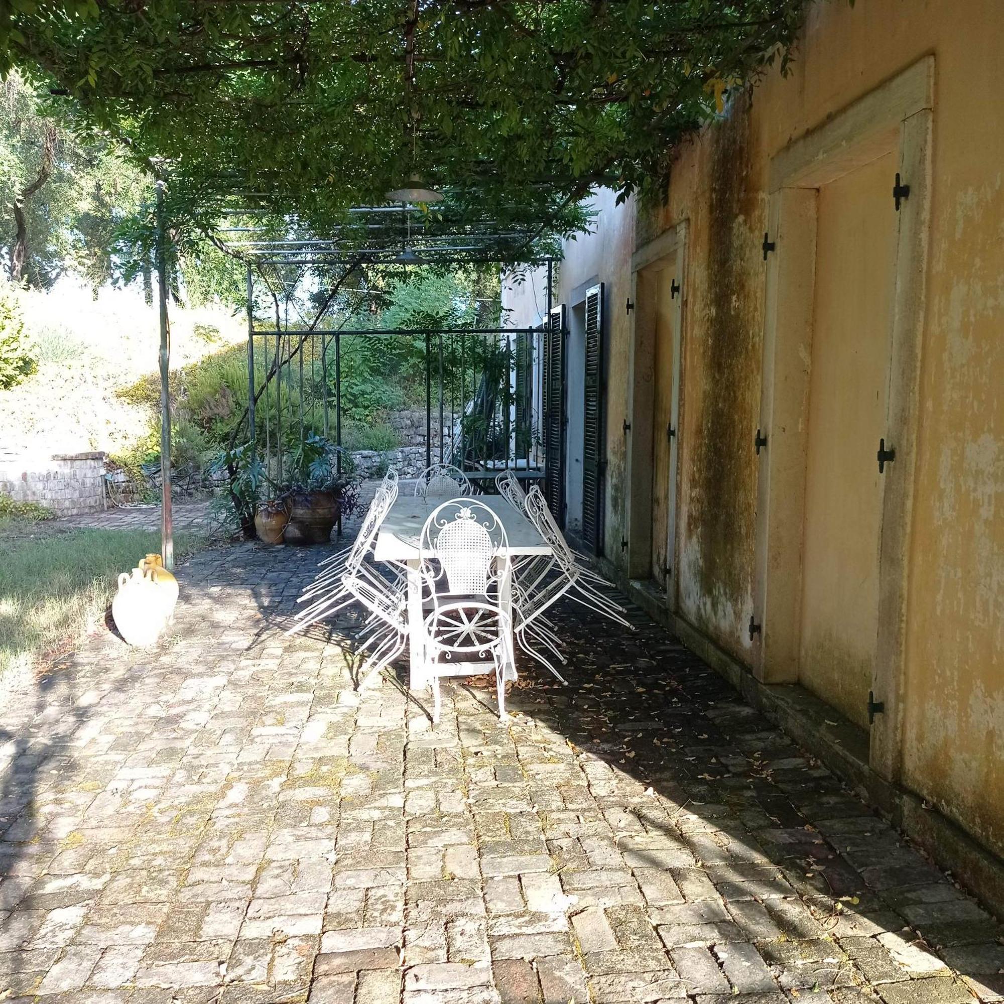 Villa Kefalomandouko Alepou Exteriör bild